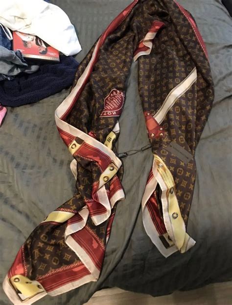 louis vuitton neck scarf men